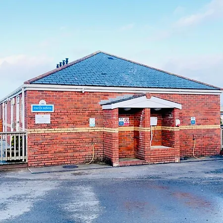 Arora'S Retreat Hotel Saint Merryn Exterior photo